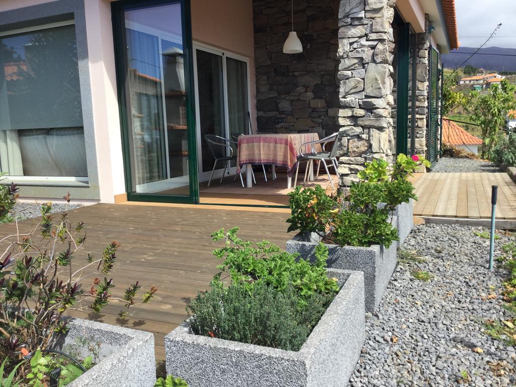 Banda Do Sol Self Catering Cottages Estreito Da Calheta Exteriör bild