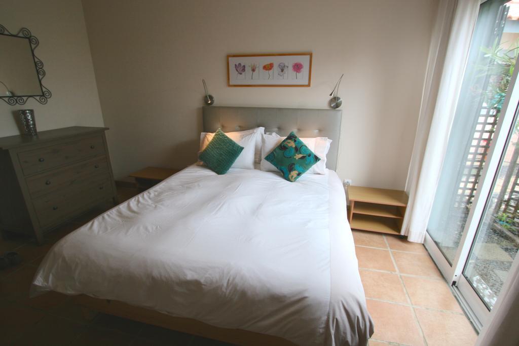 Banda Do Sol Self Catering Cottages Estreito Da Calheta Exteriör bild