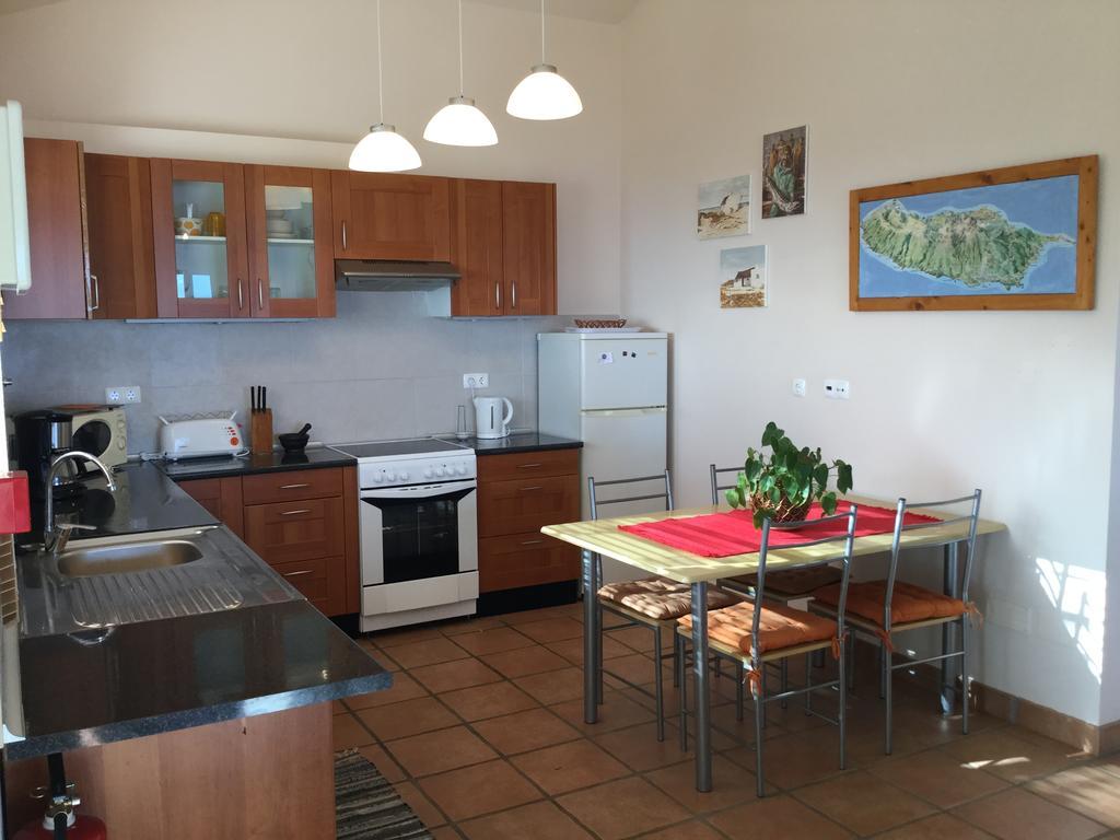 Banda Do Sol Self Catering Cottages Estreito Da Calheta Exteriör bild